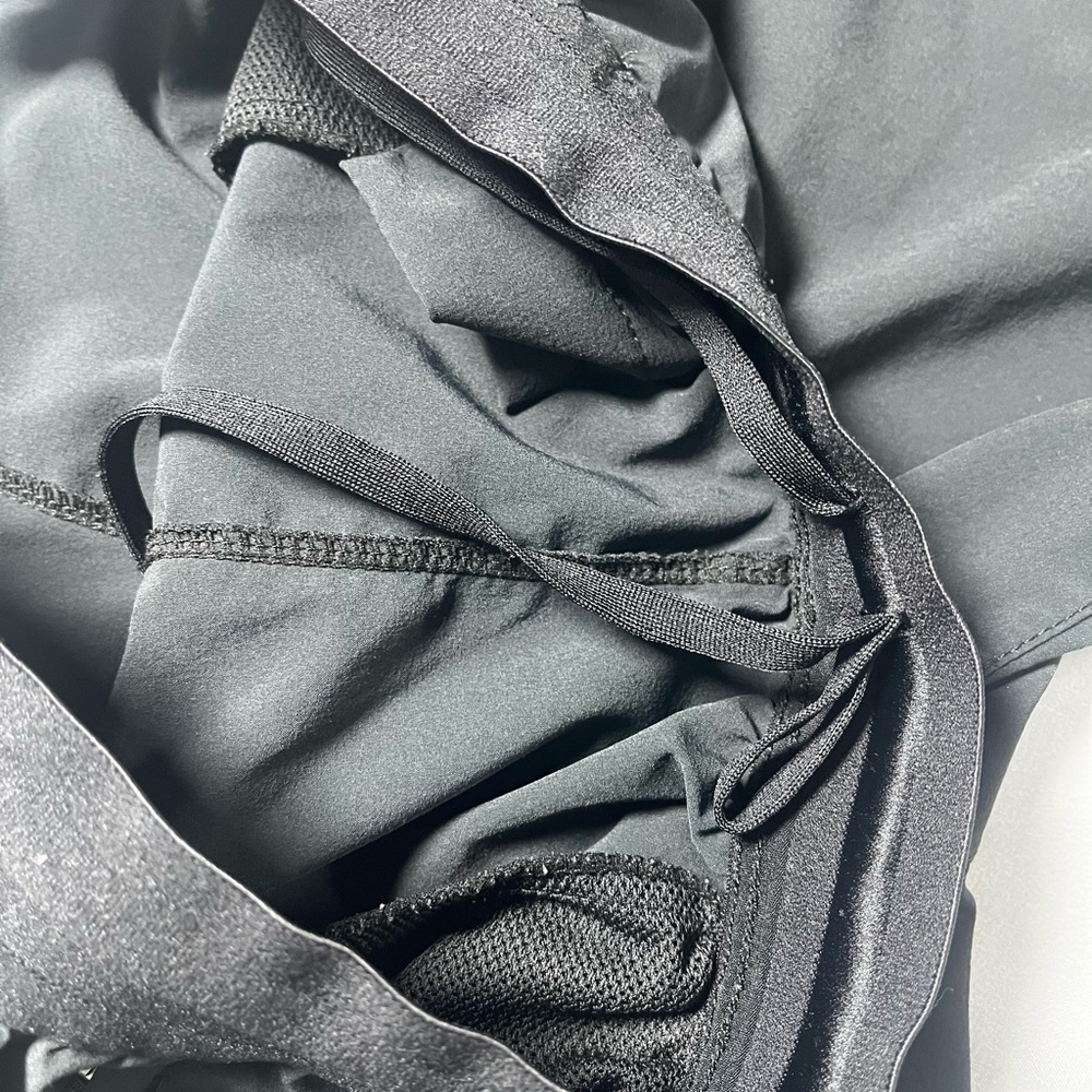 Nike Dri-Fit Women’s Capri Black Size Medium Drawstring Zip Pockets - Picture 9 of 16